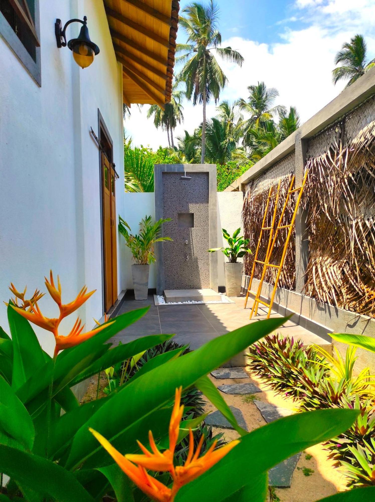 Sleeping Elephant Beach Resort Tangalle Kültér fotó