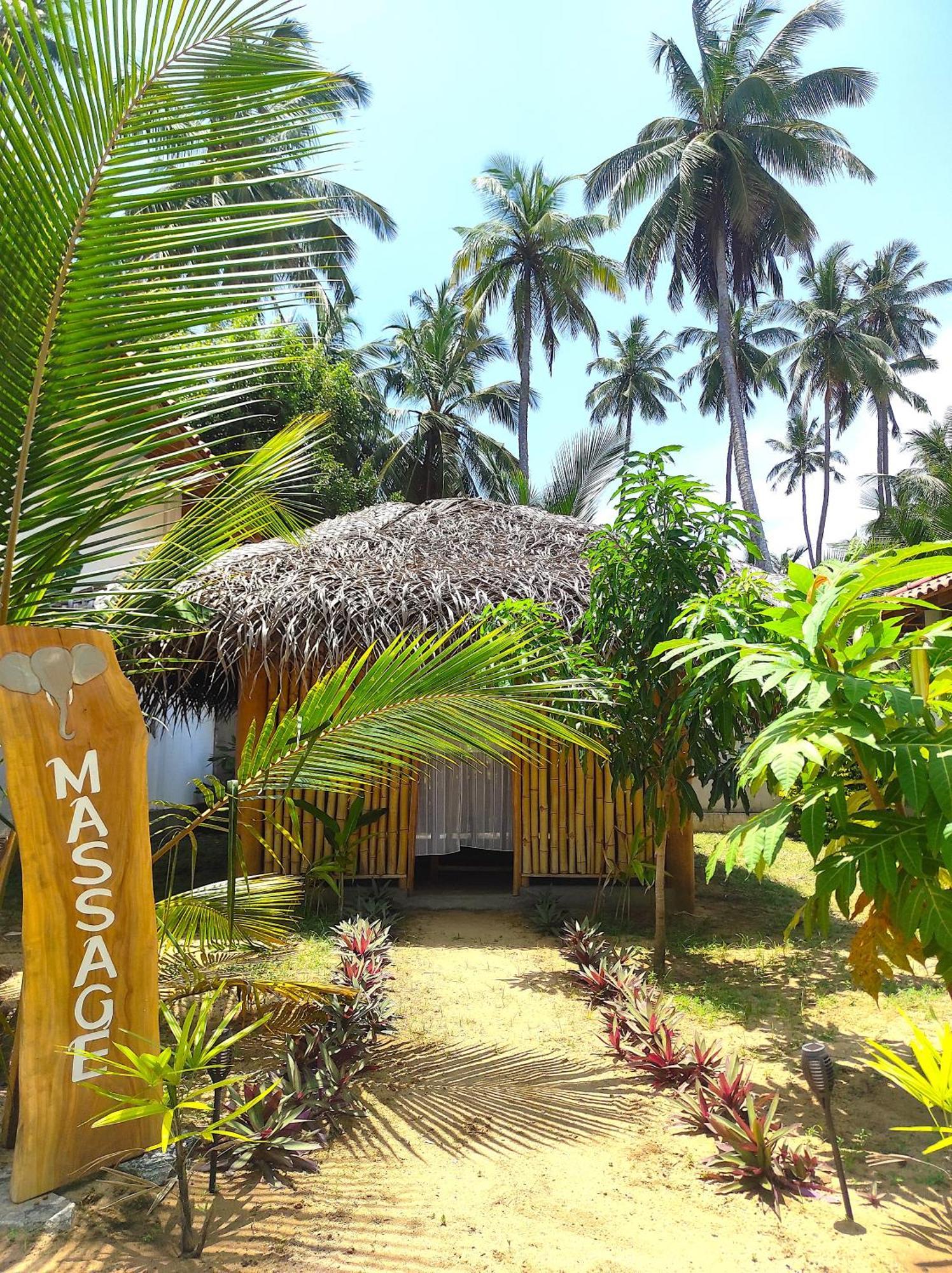 Sleeping Elephant Beach Resort Tangalle Kültér fotó